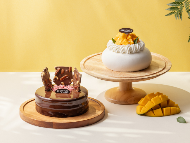 Apple Mango Fresh Cream & Chocolate Mud Cake